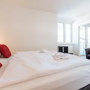 Mainstation - 10 Minutes To Citycenter - With Aircondition Apartment