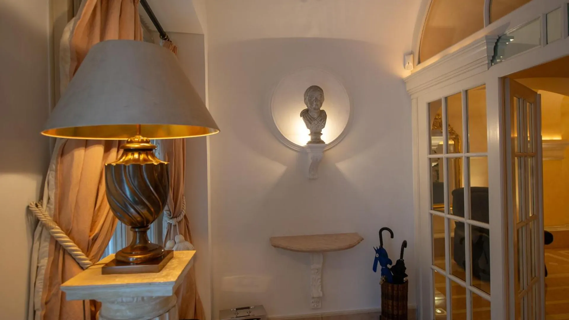 Zum Blauen Karpfen Apartment Vienna