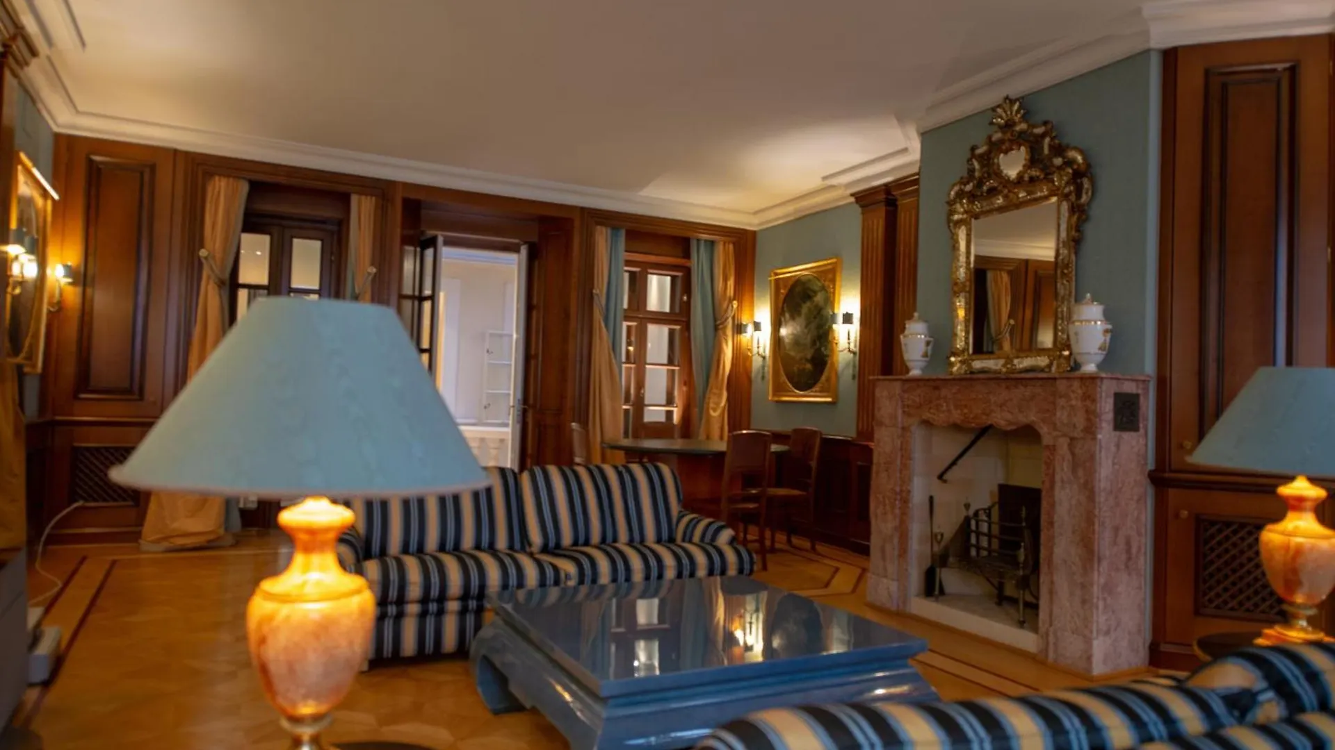 Zum Blauen Karpfen Apartment Vienna