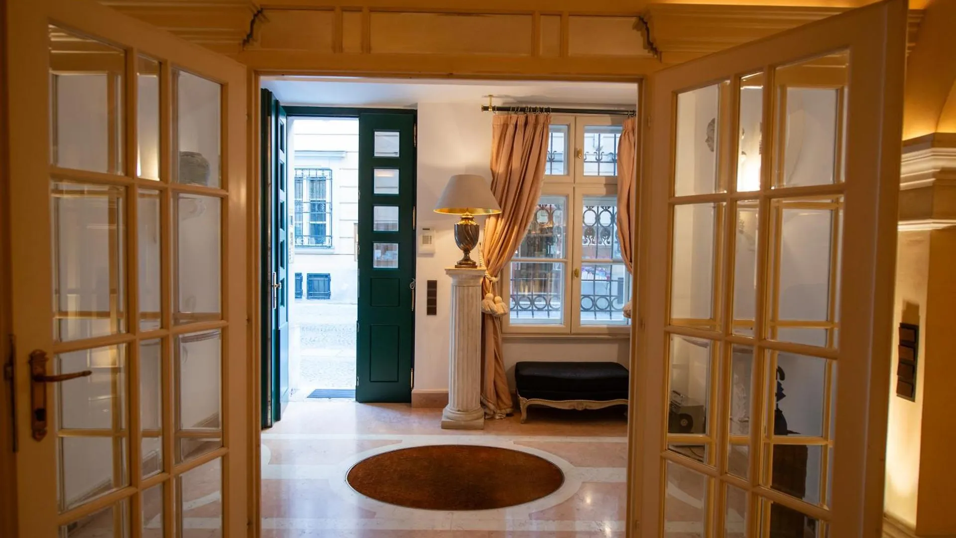 Zum Blauen Karpfen Apartment Vienna