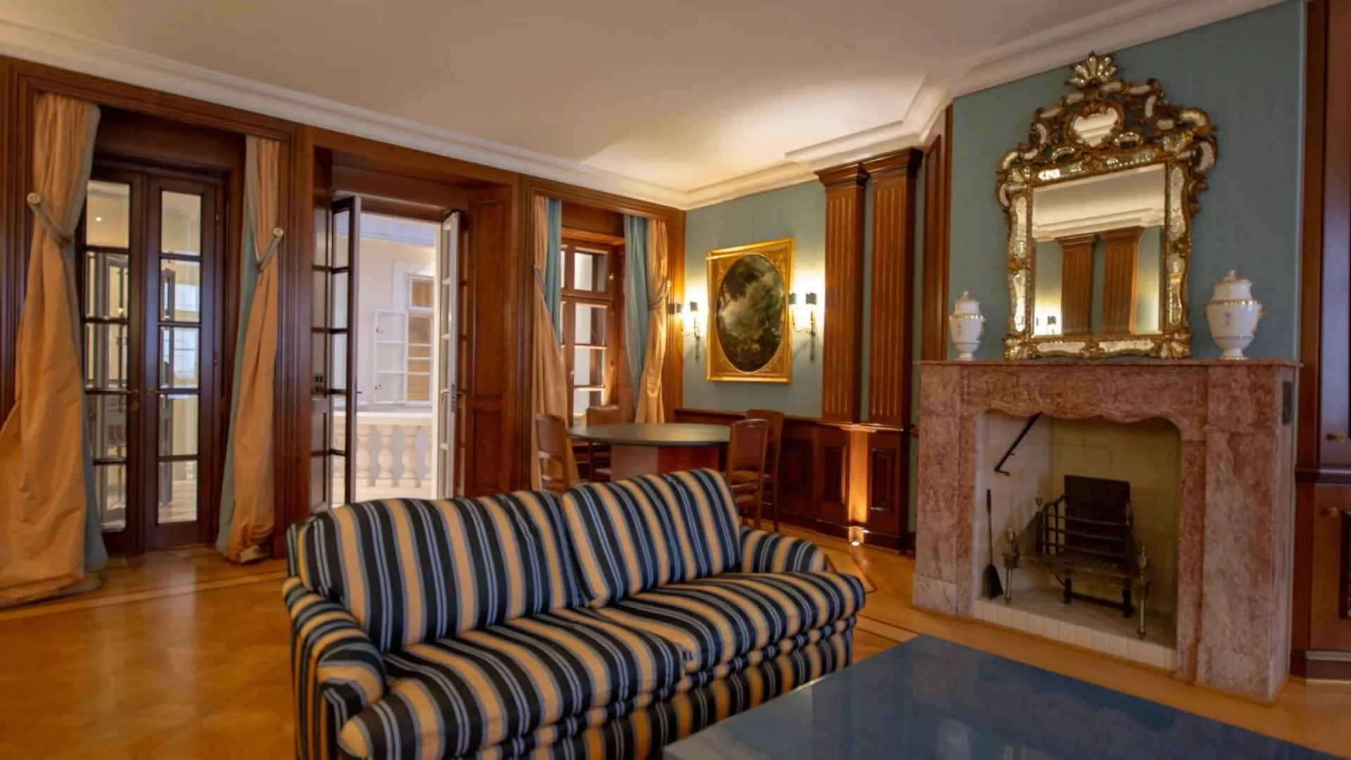 Zum Blauen Karpfen Apartment Vienna