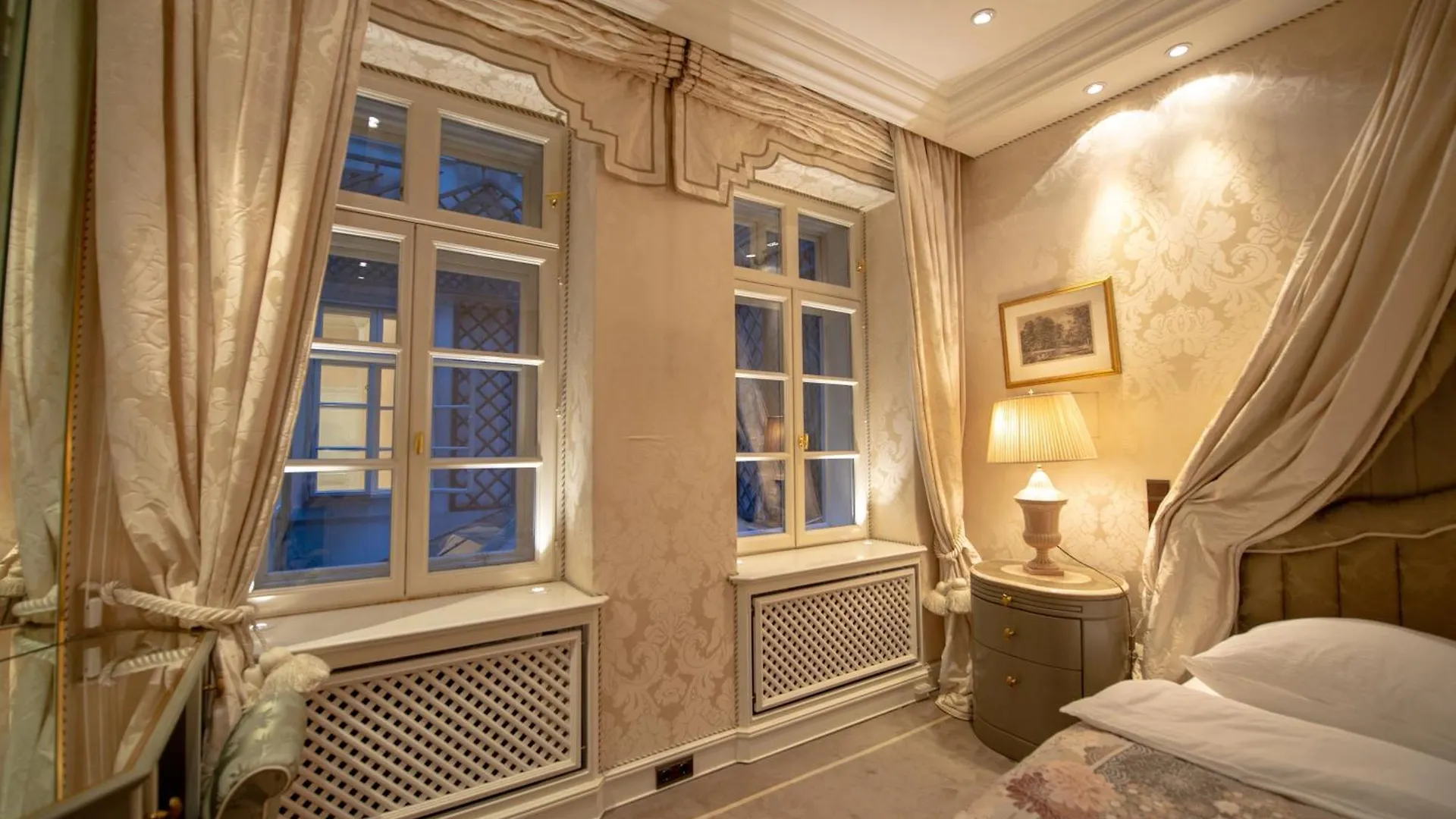 Zum Blauen Karpfen Apartment Vienna Austria