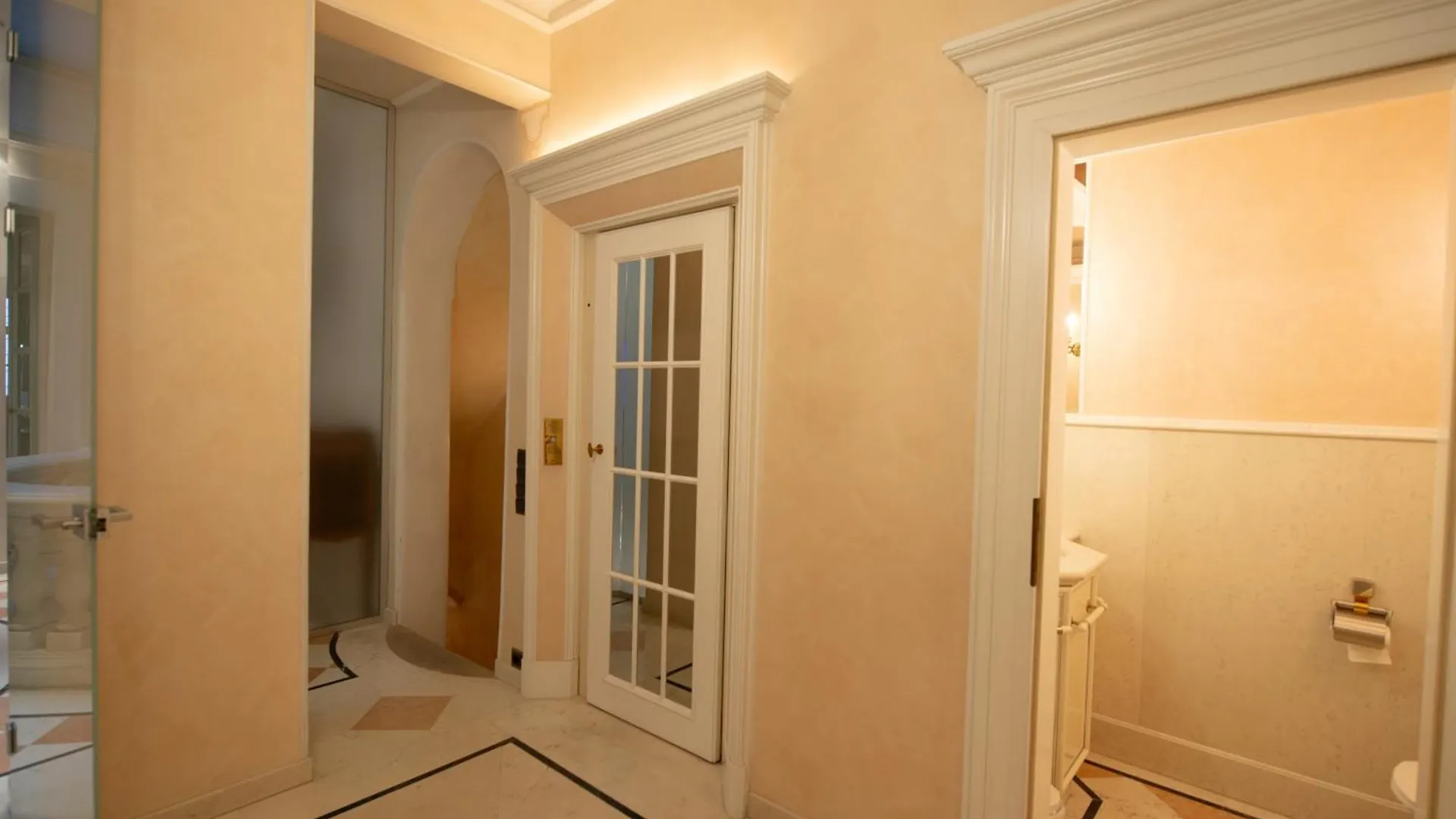 Zum Blauen Karpfen Apartment Vienna 0*,